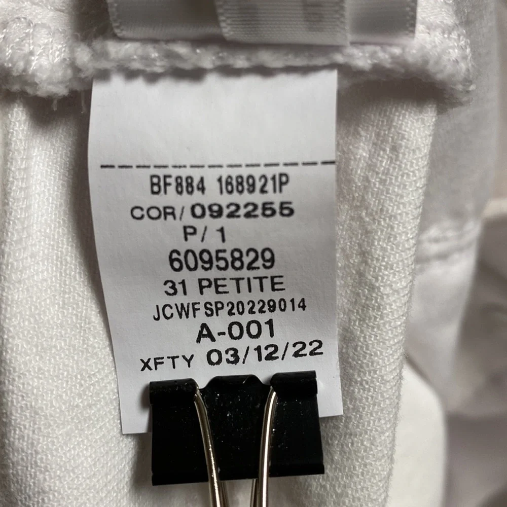 NWT J CREW Essential Straight Jean Sz 31P
